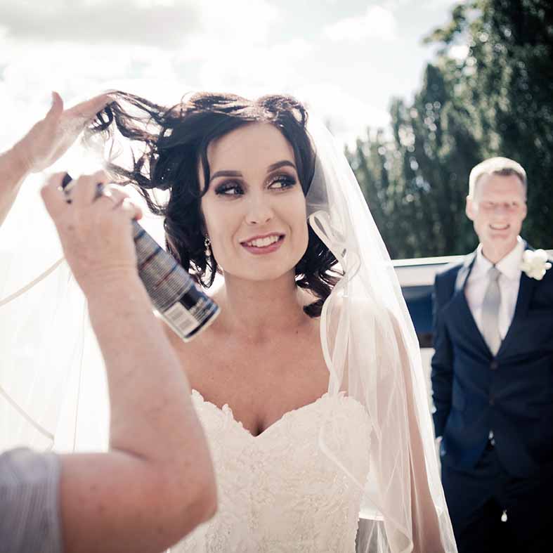 how to become a wedding photographer